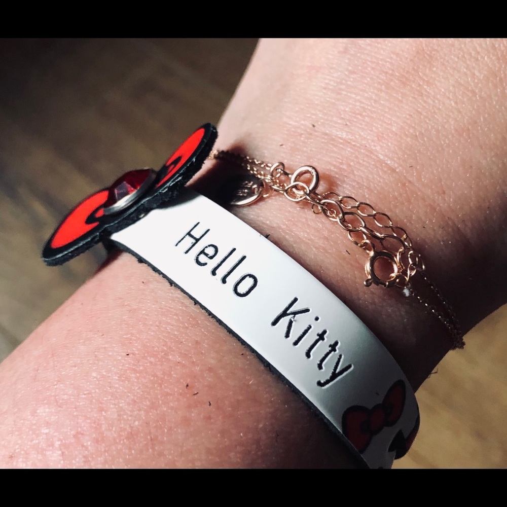 HELLO KITTY-NWOT Leather Snap Bracelet - Picture 13 of 16